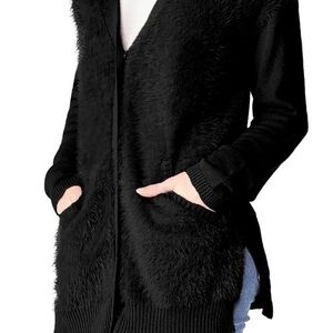 Eyelash Front V-Neck Cardigan
MICHAEL STARS